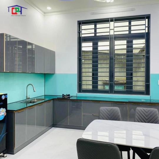 Tủ bếp nhôm cánh kính cao cấp 1