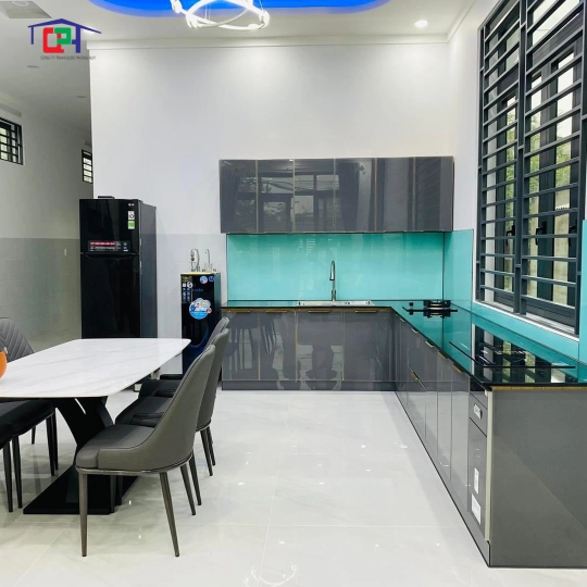 Tủ bếp nhôm cánh kính cao cấp 2