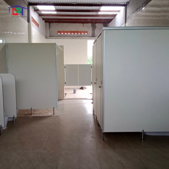Vách ngăn compact 4