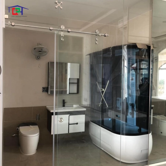 Cửa kính cường lực 2